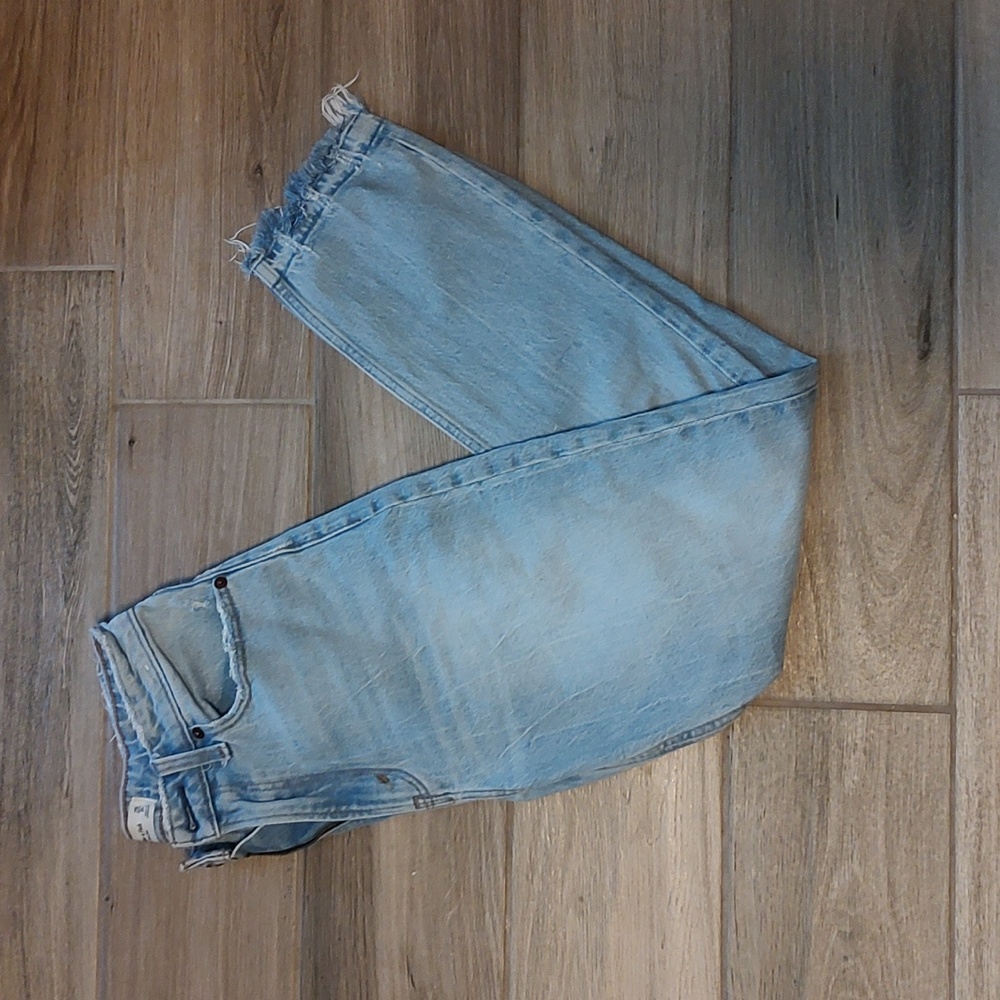 Abercrombie & Fitch high rise mom jeans